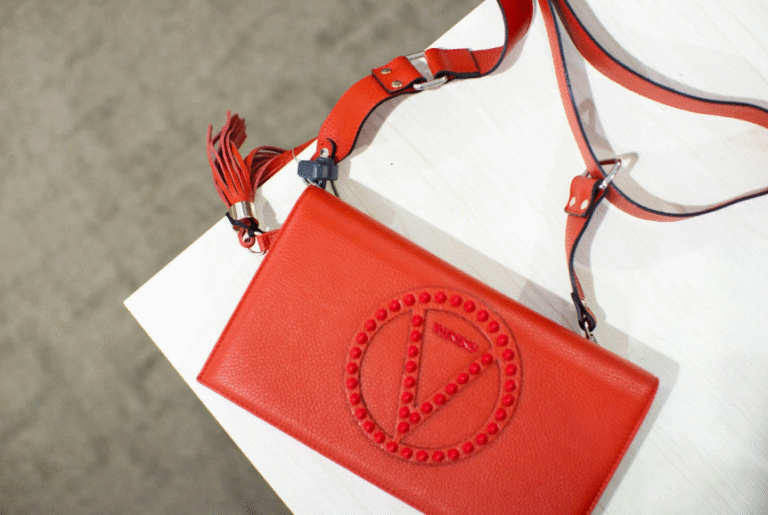 Choosing the Perfect Mini Shoulder Bag